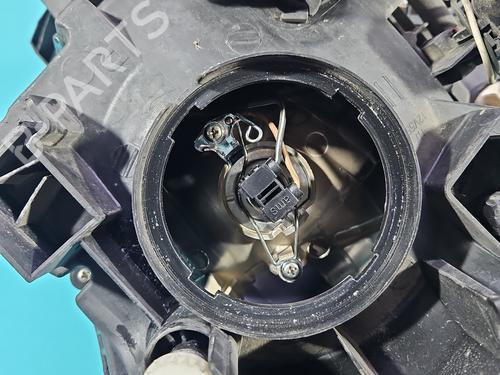 Right headlight RENAULT KOLEOS I (HY_) 2.0 dCi 4x4 (HY0K) | BP37818572C29 - Image 9