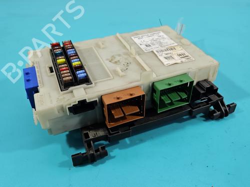 Used Fuse box Fuse box 37822001 37822001