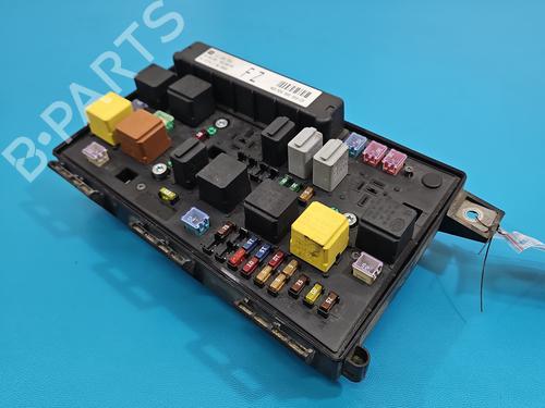 Used Fuse box Fuse box 37835336 37835336
