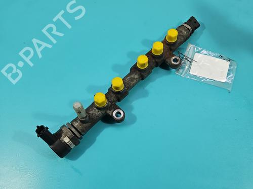 Used Injection rail Injection rail 37830832 37830832