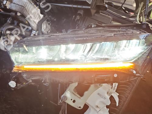 left-headlight-skoda-superb-iv-estate-nz5-2023-37834686 main image