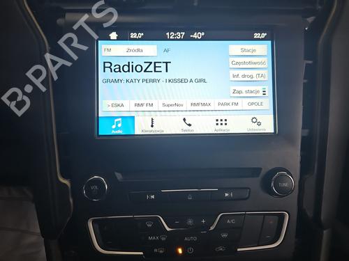 display-monitor-ford-mondeo-v-turnier-cf-2014-37812795 main image