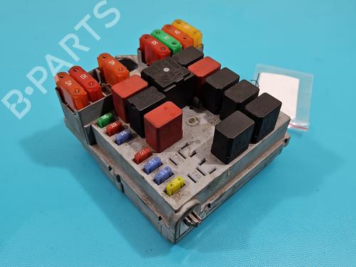Used Fuse box Fuse box 38124974 38124974