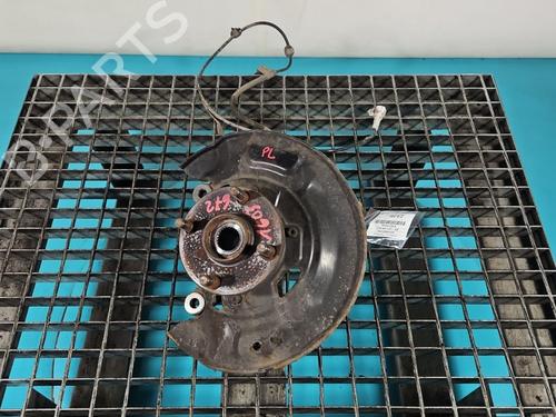 Used Left front steering knuckle Left front steering knuckle TOYOTA YARIS (_P13_) 1.3 (NSP130_, NSP130) (99 hp) 40527961 40527961