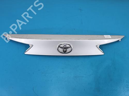tailgate-trim-toyota-auris-estate-_e18_-2013-2014-2015-2016-2017-2018-37840748 main image