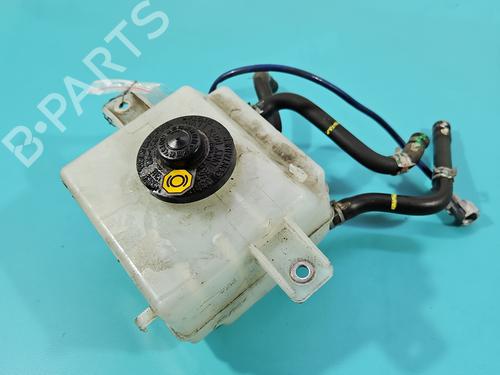 brake-fluid-reservoir-toyota-auris-_e18_-2012-2013-2014-2015-2016-2017-2018-2019-37830086 main image