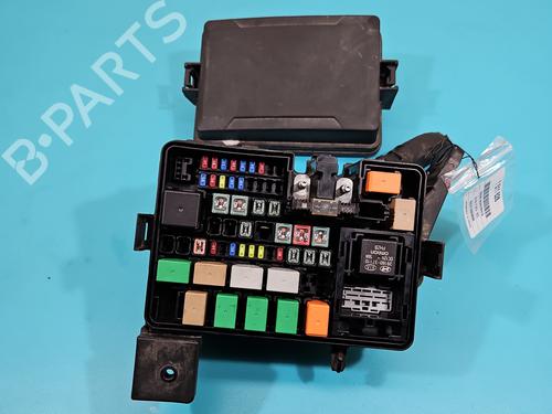 Used Fuse box Fuse box 38144687 38144687