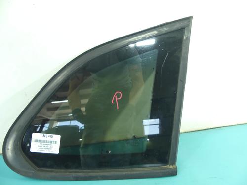 Vidro painel traseiro direito Vidro painel traseiro direito 37809525 37809525