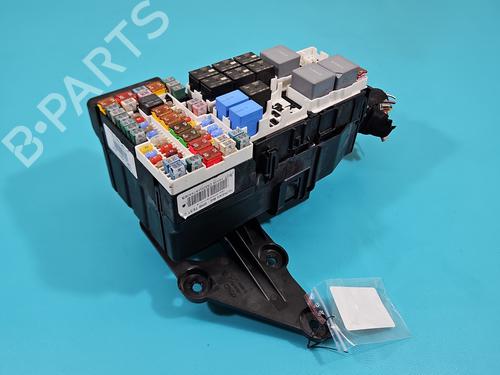 Used Fuse box Fuse box 38138977 38138977
