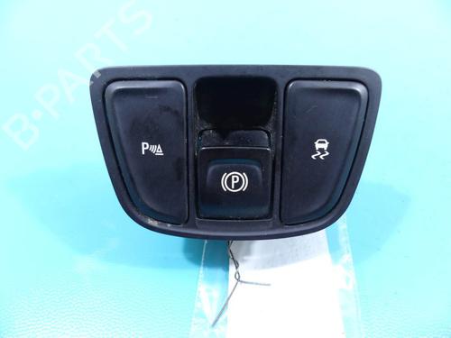 switch-opel-zafira-tourer-c-p12-2011-37887569 main image