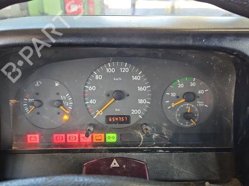 Used Instrument cluster Instrument cluster VW LT 28-46 II Platform/Chassis (2DC, 2DF, 2DG, 2DL, 2DM) 2.5 TDI (109 hp) 40528003 40528003