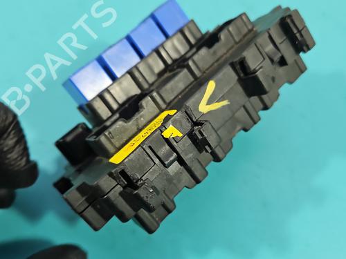 Fuse box RENAULT KOLEOS I (HY_) 2.5 (HY0C, HY0N) | BP38139304E1 - Image 8