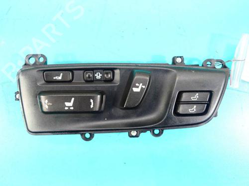 steering-wheel-controls-lexus-gs-_l1_-2011-38154903 main image