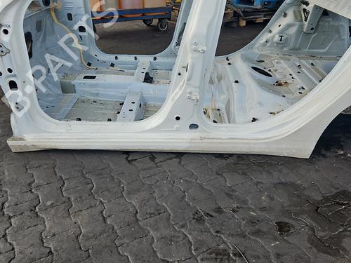 left-sideskirt-fiat-tipo-saloon-356_-357_-2015-37823839 main image