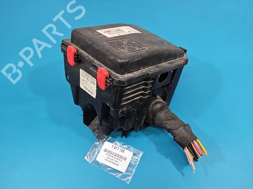 Used Fuse box Fuse box 38000522 38000522