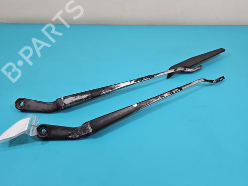 Used Front windshield wiper arm Front windshield wiper arm 38133388 38133388