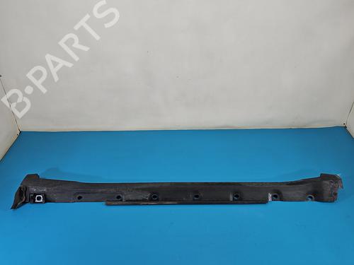 right-sideskirt-toyota-c-hr-_x1_-2016-37849286 main image