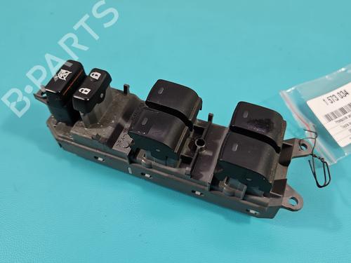switch-toyota-auris-estate-_e18_-2013-2014-2015-2016-2017-2018-37840959 main image
