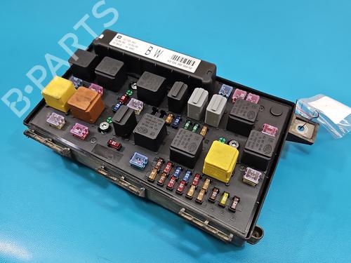 Used Fuse box Fuse box 38684285 38684285
