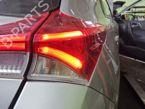 Used Right taillight Right taillight TOYOTA AURIS (_E18_) 1.6 (ZRE181_, ZRE185_, ZRE185R, ZRE181R) (132 hp) 40117592 40117592