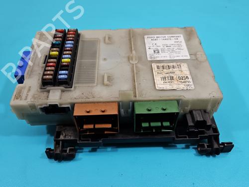 Used Fuse box Fuse box 38146007 38146007