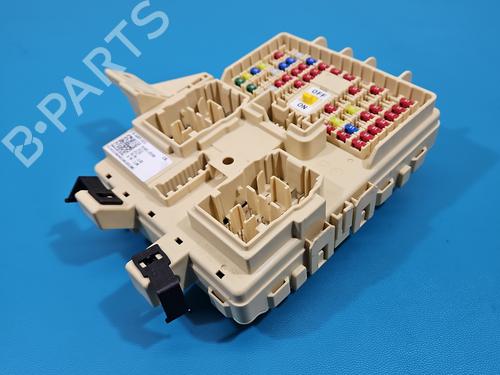 Used Fuse box Fuse box 38146972 38146972
