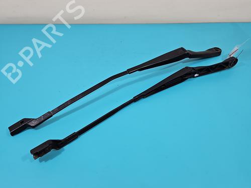 Used Front windshield wiper arm Front windshield wiper arm 38118193 38118193
