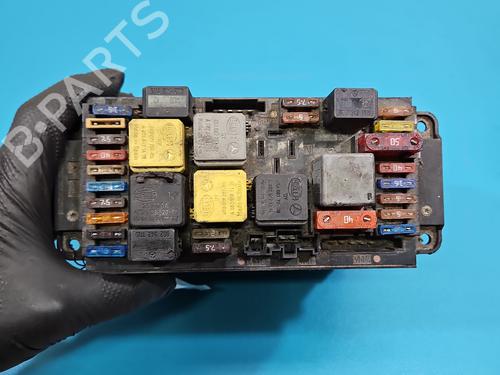 Fuse box MERCEDES-BENZ C-CLASS (W203) C 200 Kompressor (203.045) | BP37843792E1 - Image 2