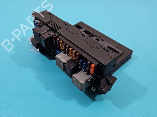 Used Fuse box Fuse box 38118413 38118413