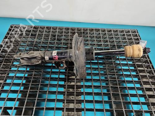 Used Right front shock absorber Right front shock absorber TOYOTA COROLLA Saloon (_E21_) 1.8 VVTi Hybrid (ZWE219) (140 hp) 37849858 37849858