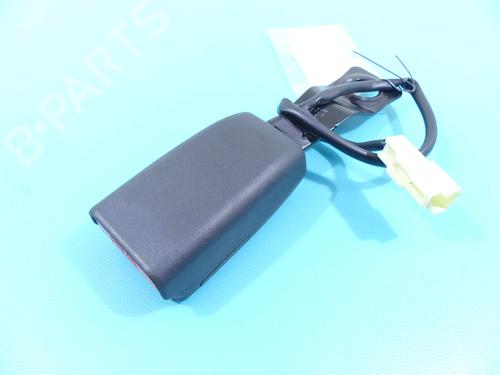 front-right-seatbelt-suzuki-kizashi-fr-2010-37890576 main image