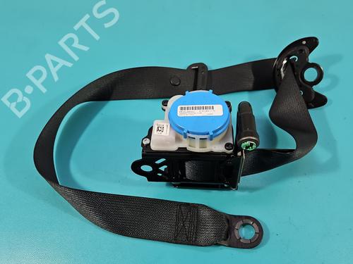 front-right-seatbelt-toyota-aygo-_b4_-2014-37825114 main image