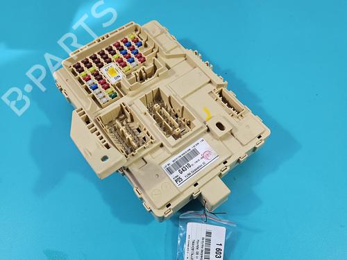 Used Fuse box Fuse box 37857346 37857346