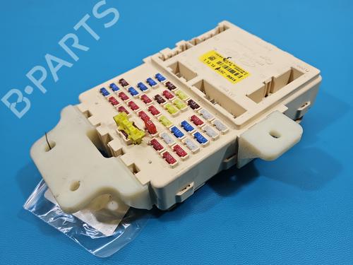 Used Fuse box Fuse box 37828164 37828164