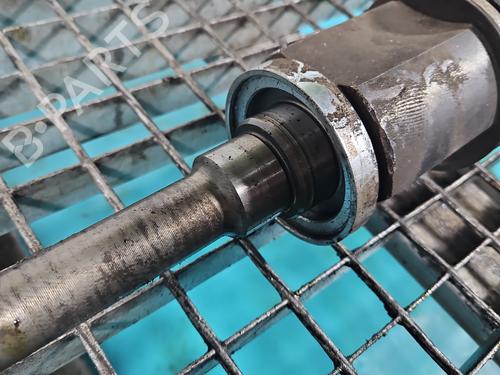 Right front driveshaft BMW X3 (E83) xDrive 20 d | BP37812562M39 - Image 5