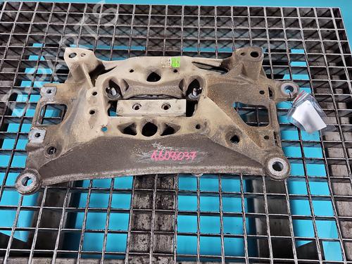 Used Gearbox mount Gearbox mount 39095369 39095369