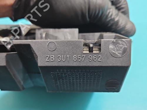 Cup/Object holder SKODA SUPERB I (3U4) 1.9 TDI | BP37818857I37 - Image 9