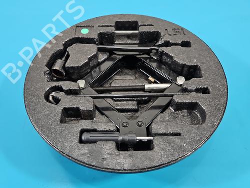 jack-kit-hyundai-i30-estate-pde-2017-37857097 main image