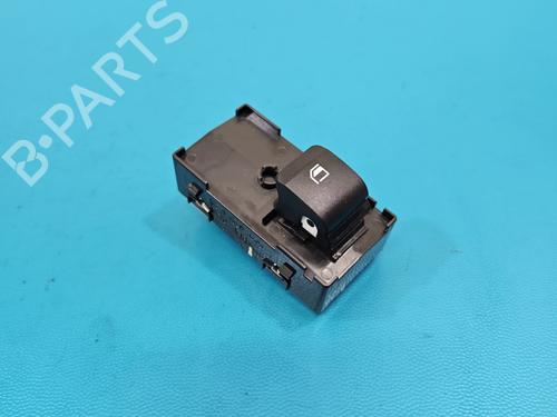 Used Switch Switch HYUNDAI ELANTRA VII Saloon (CN7) 1.6 (123 hp) 39720413 39720413