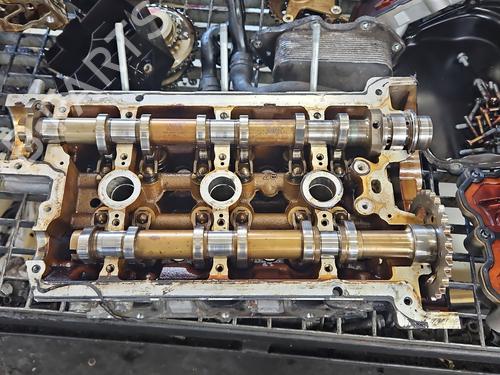 Used Cylinder head Cylinder head 38125616 38125616
