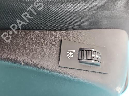 Right front seat PEUGEOT 2008 I (CU_) 1.2 THP 130 / PureTech 130 | BP37829968C16 - Image 6