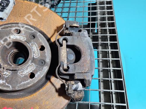 Used Right front brake caliper Right front brake caliper PEUGEOT 5008 II (MC_, MJ_, MR_, M4_) 1.5 BlueHDi 130 (MCYHZJ, MCYHZR, MCYHZX) (131 hp) 40011860 40011860