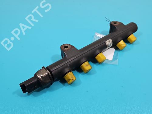 Used Injection rail Injection rail 38124601 38124601