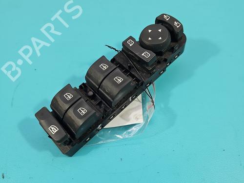 switch-renault-megane-iii-hatchback-bz01_-b3_-2008-38129253 main image