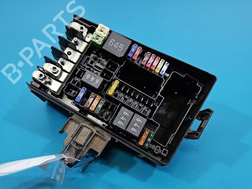 Used Fuse box Fuse box 37841553 37841553