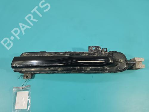 left-daytime-light-volvo-v40-hatchback-525-2012-2013-2014-2015-2016-2017-2018-2019-38135904 main image