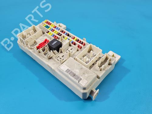 Used Fuse box Fuse box 38441319 38441319