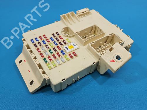 Used Fuse box Fuse box 37855601 37855601