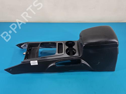 Used Armrest / Center console Armrest / Center console KIA SORENTO I (JC) 3.3 V6 4WD (248 hp) 40015117 40015117