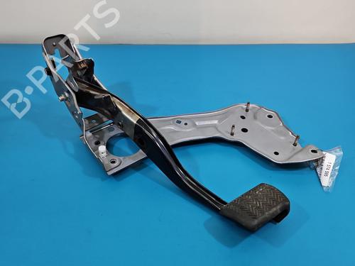 pedal-toyota-rav-4-iii-_a3_-2005-2006-2007-2008-2009-2010-2011-2012-2013-2014-37841740 main image